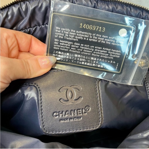 Chanel Coco Cocoon Quilted Puffer Messenger Bag - Picture 16 of 17